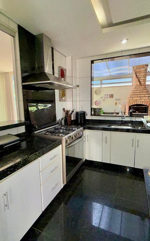 Apartamento à venda com 180m², 4 quartos e 3 vagasCozinha