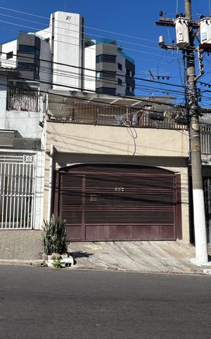Casa à venda com 270m², 1 quarto e 2 vagas Casa à venda com 270m², 1 quarto e 2 vagasFachada