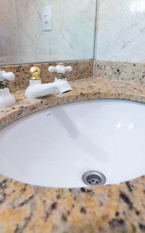 Casa à venda com 180m², 3 quartos e 3 vagas Casa à venda com 180m², 3 quartos e 3 vagasBanheiro da Suíte 2