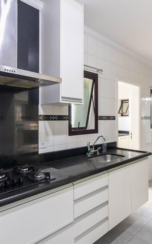 Apartamento à venda com 170m², 3 quartos e 2 vagas Apartamento à venda com 170m², 3 quartos e 2 vagasCozinha