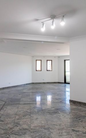 Apartamento à venda com 170m², 3 quartos e 2 vagas Apartamento à venda com 170m², 3 quartos e 2 vagasSala