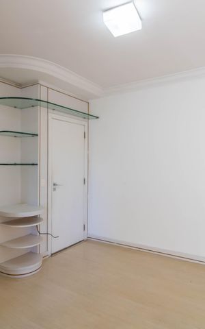 Apartamento à venda com 170m², 3 quartos e 2 vagas Apartamento à venda com 170m², 3 quartos e 2 vagasSuíte