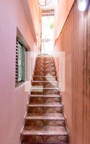 Casa à venda com 237m², 4 quartos e 1 vaga Casa à venda com 237m², 4 quartos e 1 vagaEscada Casa 2