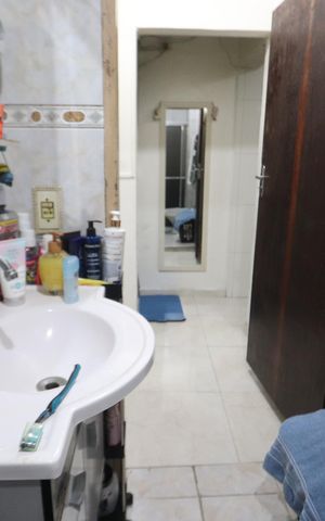 Casa à venda com 237m², 4 quartos e 1 vagaBanheiro - Casa 1