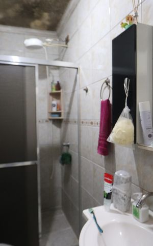 Casa à venda com 237m², 4 quartos e 1 vagaBanheiro - Casa 1