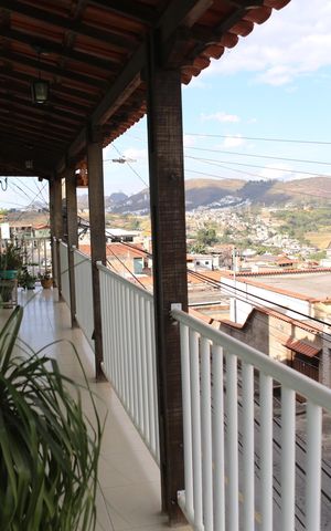 Casa à venda com 210m², 3 quartos e 2 vagasVaranda