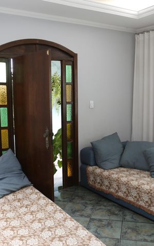 Casa à venda com 210m², 3 quartos e 2 vagasSala