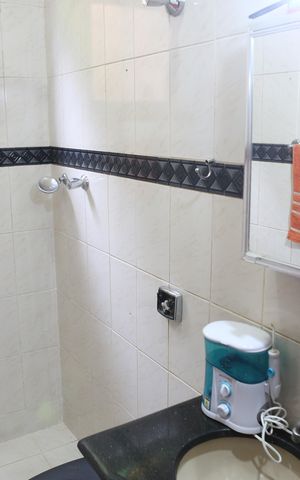 Casa à venda com 210m², 3 quartos e 2 vagasBanheiro