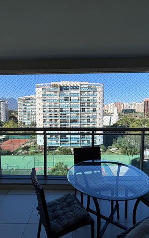 Apartamento para alugar com 206m², 4 quartos e 3 vagas Apartamento para alugar com 206m², 4 quartos e 3 vagasVaranda