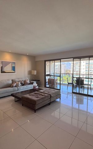 Apartamento para alugar com 206m², 4 quartos e 3 vagas Apartamento para alugar com 206m², 4 quartos e 3 vagasSala