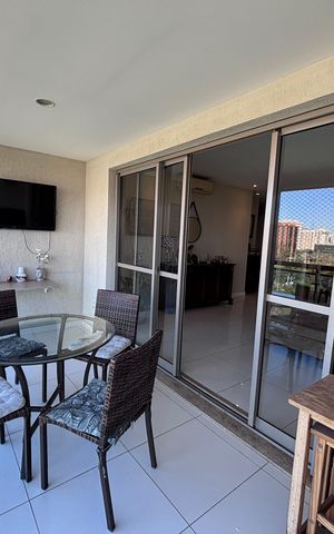Apartamento para alugar com 206m², 4 quartos e 3 vagas Apartamento para alugar com 206m², 4 quartos e 3 vagasVaranda