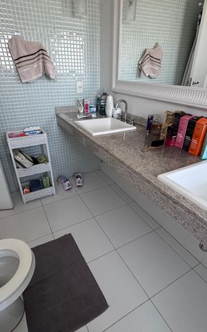 Apartamento para alugar com 206m², 4 quartos e 3 vagas Apartamento para alugar com 206m², 4 quartos e 3 vagasBanheiro do Quarto 4