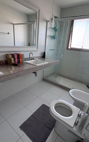 Apartamento para alugar com 206m², 4 quartos e 3 vagas Apartamento para alugar com 206m², 4 quartos e 3 vagasBanheiro do Quarto 4