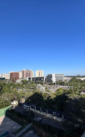 Apartamento para alugar com 206m², 4 quartos e 3 vagas Apartamento para alugar com 206m², 4 quartos e 3 vagasVaranda