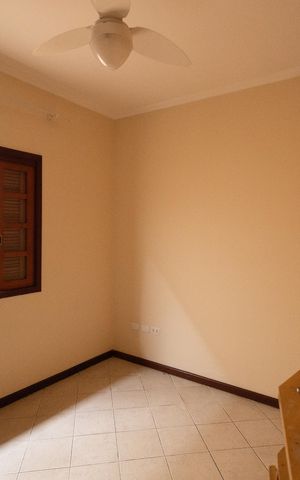 Casa de condomínio para alugar com 458m², 4 quartos e 4 vagas Casa de condomínio para alugar com 458m², 4 quartos e 4 vagasQuarto 1