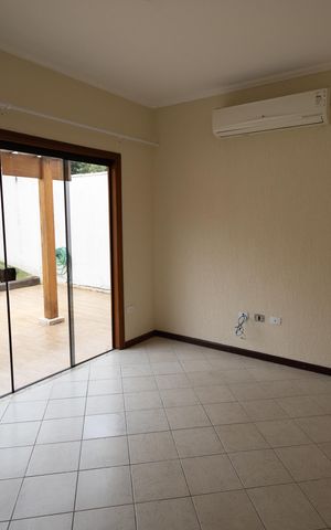 Casa de condomínio para alugar com 458m², 4 quartos e 4 vagas Casa de condomínio para alugar com 458m², 4 quartos e 4 vagasQuarto 3