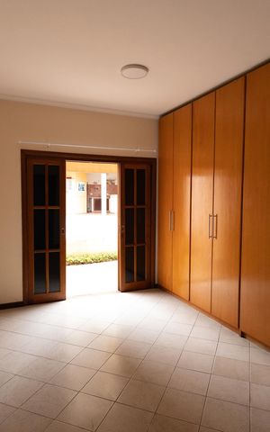 Casa de condomínio para alugar com 458m², 4 quartos e 4 vagas Casa de condomínio para alugar com 458m², 4 quartos e 4 vagasSuíte