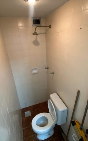 Apartamento à venda com 119m², 3 quartos e 1 vaga Apartamento à venda com 119m², 3 quartos e 1 vagaBanheiro de serviço