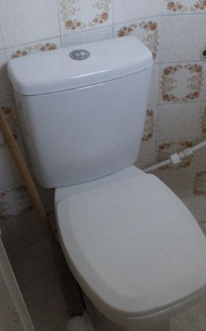Casa de condomínio à venda com 153m², 3 quartos e 2 vagasBanheiro Social