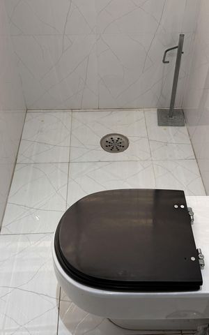 Casa para alugar com 226m², 5 quartos e 2 vagas Casa para alugar com 226m², 5 quartos e 2 vagasLavabo