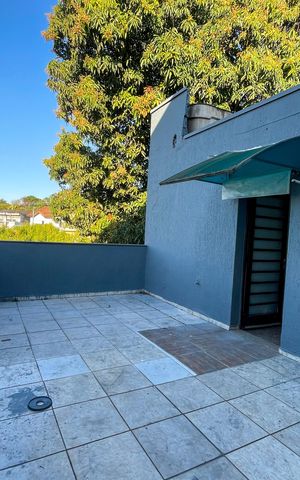 Casa à venda com 300m², 3 quartos e 2 vagas Casa à venda com 300m², 3 quartos e 2 vagasVaranda