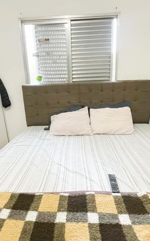 Casa à venda com 300m², 3 quartos e 2 vagas Casa à venda com 300m², 3 quartos e 2 vagasQuarto 5