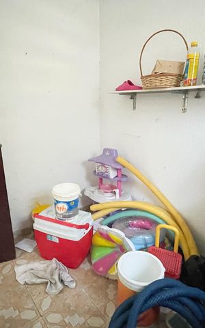 Casa à venda com 300m², 3 quartos e 2 vagas Casa à venda com 300m², 3 quartos e 2 vagasÁrea de Serviço