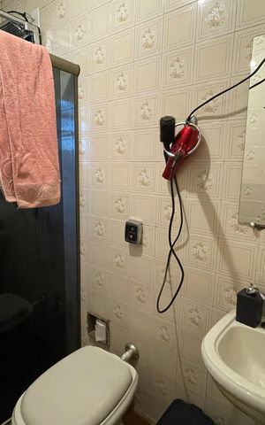 Casa à venda com 300m², 3 quartos e 2 vagas Casa à venda com 300m², 3 quartos e 2 vagasBanheiro social 3
