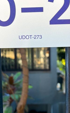 Casa à venda com 300m², 3 quartos e 2 vagas Casa à venda com 300m², 3 quartos e 2 vagasPlaca