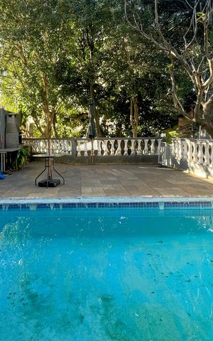 Casa à venda com 300m², 3 quartos e 2 vagas Casa à venda com 300m², 3 quartos e 2 vagasQuintal