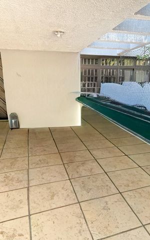 Casa à venda com 300m², 3 quartos e 2 vagas Casa à venda com 300m², 3 quartos e 2 vagasGaragem