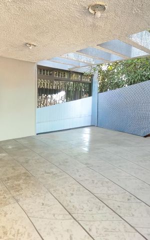 Casa à venda com 300m², 3 quartos e 2 vagas Casa à venda com 300m², 3 quartos e 2 vagasGaragem