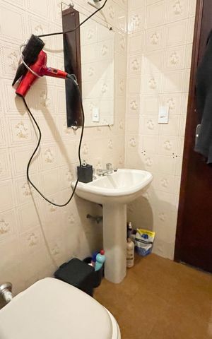 Casa à venda com 300m², 3 quartos e 2 vagas Casa à venda com 300m², 3 quartos e 2 vagasBanheiro social 3