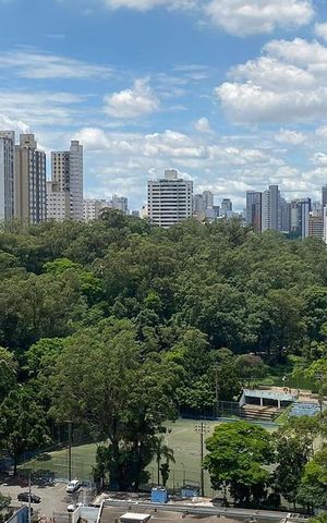 Apartamento à venda com 234m², 4 quartos e 4 vagasVista