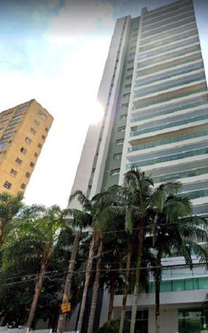 Apartamento à venda com 234m², 4 quartos e 4 vagasFachada