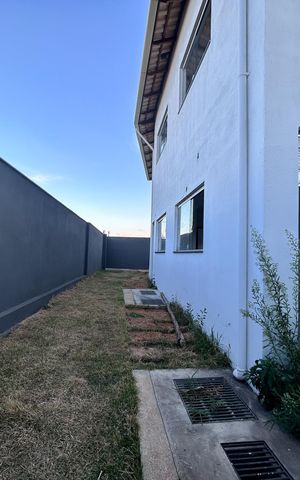 Casa à venda com 150m², 3 quartos e 2 vagas