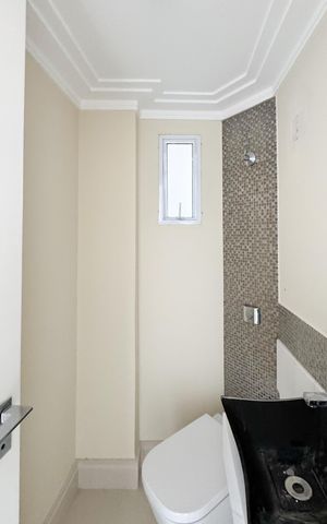 Apartamento à venda com 320m², 3 quartos e 4 vagas Apartamento à venda com 320m², 3 quartos e 4 vagasLavabo