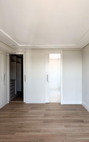 Apartamento à venda com 320m², 3 quartos e 4 vagas Apartamento à venda com 320m², 3 quartos e 4 vagasSuíte 1