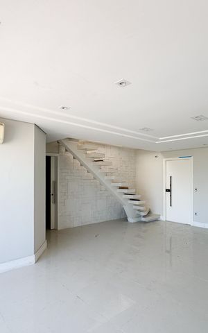 Apartamento à venda com 320m², 3 quartos e 4 vagas Apartamento à venda com 320m², 3 quartos e 4 vagasSala