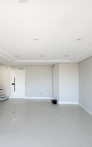 Apartamento à venda com 320m², 3 quartos e 4 vagas Apartamento à venda com 320m², 3 quartos e 4 vagasSala