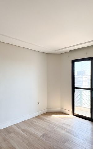Apartamento à venda com 320m², 3 quartos e 4 vagas Apartamento à venda com 320m², 3 quartos e 4 vagasSuíte 1