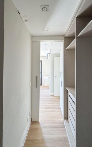 Apartamento à venda com 320m², 3 quartos e 4 vagas Apartamento à venda com 320m², 3 quartos e 4 vagasCloset - Suíte 1
