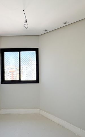 Apartamento à venda com 320m², 3 quartos e 4 vagas Apartamento à venda com 320m², 3 quartos e 4 vagasSala de TV