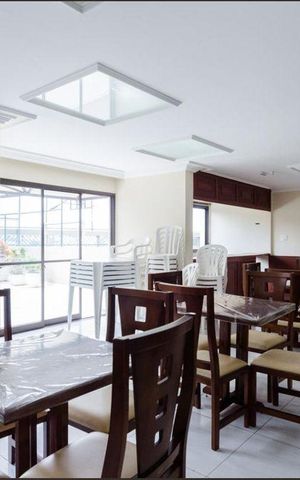 Apartamento à venda com 320m², 3 quartos e 4 vagas Apartamento à venda com 320m², 3 quartos e 4 vagasÁrea comum - Salão de festas