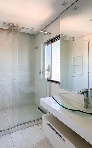 Apartamento à venda com 320m², 3 quartos e 4 vagas Apartamento à venda com 320m², 3 quartos e 4 vagasBanheiro - Suíte 1