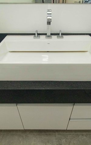 Apartamento para alugar com 150m², 3 quartos e 2 vagas Apartamento para alugar com 150m², 3 quartos e 2 vagasBanheiro da Suíte 1