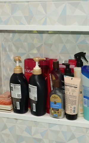 Casa à venda com 224m², 2 quartos e 2 vagasBanheiro da suíte 