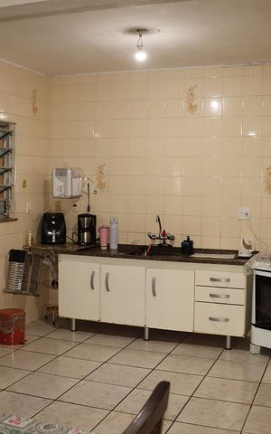 Casa à venda com 224m², 2 quartos e 2 vagasCozinha