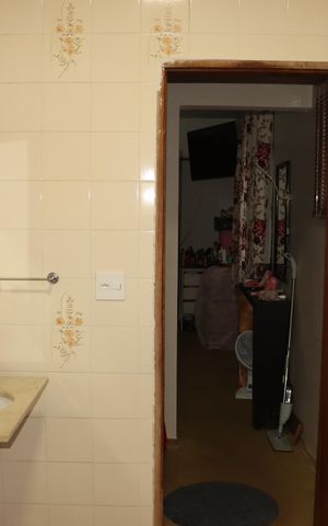 Casa à venda com 224m², 2 quartos e 2 vagasBanheiro da suíte 2