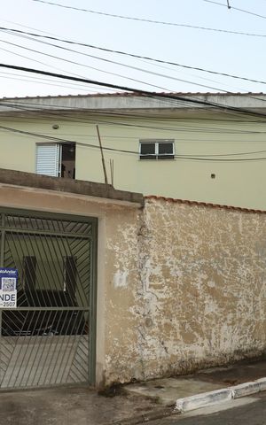 Casa à venda com 224m², 2 quartos e 2 vagasFachada